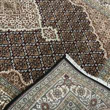 Load image into Gallery viewer, Indian Mahi [Wool + Sillk] - 5'1” X 8'2”
