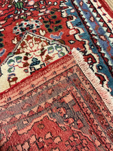 Load image into Gallery viewer, Persian Sarouk - 2&#39;3” X 3&#39;6”

