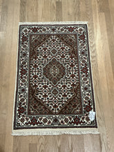 Load image into Gallery viewer, Indian Mahi [Wool + Sillk] - 2'1” X 3'1”
