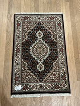 Load image into Gallery viewer, Indian Mahi [Wool + Sillk] - 2'1” X 3'2”
