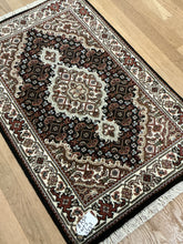 Load image into Gallery viewer, Indian Mahi [Wool + Sillk] - 2'1” X 3'2”
