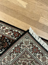 Load image into Gallery viewer, Indian Mahi [Wool + Sillk] - 2'1” X 3'2”
