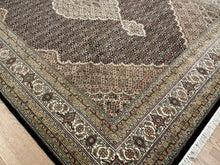 Load image into Gallery viewer, Indian Mahi [Wool + Sillk] - 7'11” X 10'4”
