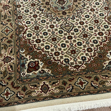 Load image into Gallery viewer, Indian Mahi [Wool + Sillk] - 2'1” X 3'0”
