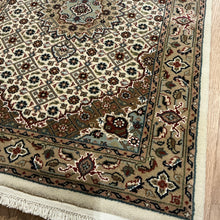 Load image into Gallery viewer, Indian Mahi [Wool + Sillk] - 2'1” X 3'0”
