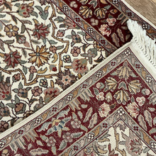 Load image into Gallery viewer, Indian Sarouk - 2'6” X 4'1”
