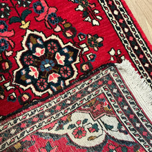 Load image into Gallery viewer, Persian Sarouk - 2'2” X 4'2”
