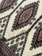 Load image into Gallery viewer, Pakistani Bukhara - 3&#39;1” X 5&#39;1”
