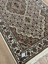 Load image into Gallery viewer, Indian Mahi [Wool + Sillk] - 2&#39;5” X 4&#39;9”
