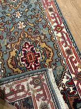 Load image into Gallery viewer, Indian Heriz - 2&#39;5” X 5&#39;10”
