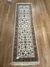 Load image into Gallery viewer, Indian Sarouk - 2&#39;6” X 8&#39;5”
