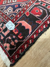 Load image into Gallery viewer, Persian Hamadan - 4&#39;6” X 6&#39;8”
