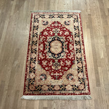 Load image into Gallery viewer, Pakistani Isfahan - 3'1” X 5'0”
