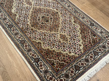 Load image into Gallery viewer, Indian Mahi [Wool + Sillk] - 3&#39;0” X 5&#39;1”
