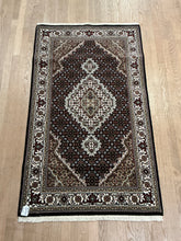 Load image into Gallery viewer, Indian Mahi [Wool + Sillk] - 3&#39;0” X 5&#39;1”
