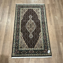 Load image into Gallery viewer, Indian Mahi [Wool + Sillk] - 3'0” X 5'3”
