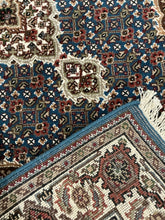 Load image into Gallery viewer, Indian Mahi [Wool + Sillk] - 3&#39;1” X 5&#39;2”

