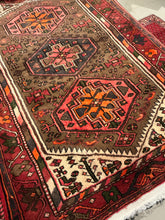 Load image into Gallery viewer, Persian Hamadan - 3&#39;5” X 5&#39;3”
