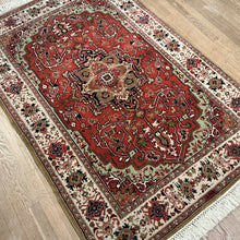 Load image into Gallery viewer, Indian Heriz - 4'0” X 6'0”
