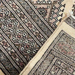 Pakistani Bukhara - 4'1” X 6'4”