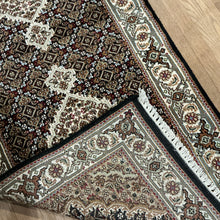 Load image into Gallery viewer, Indian Mahi [Wool + Sillk] - 2'8” X 6'1”
