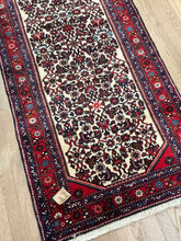 Load image into Gallery viewer, Persian Sarouk - 2&#39;8” X 6&#39;8”
