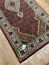 Load image into Gallery viewer, Indian Mahi [Wool + Sillk] - 2&#39;7” X 6&#39;2”
