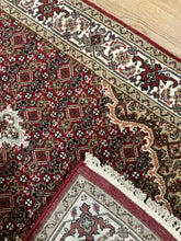 Load image into Gallery viewer, Indian Mahi [Wool + Sillk] - 2&#39;7” X 6&#39;2”

