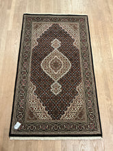 Load image into Gallery viewer, Indian Mahi [Wool + Sillk] - 3&#39;1” X 5&#39;3”
