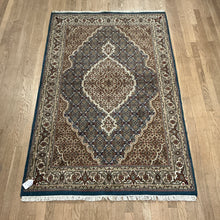 Load image into Gallery viewer, Indian Mahi [Wool + Sillk] - 3'11” X 6'3”
