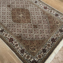 Load image into Gallery viewer, Indian Mahi [Wool + Sillk] - 4'0” X 5'11”
