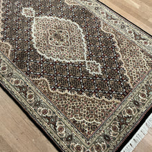 Load image into Gallery viewer, Indian Mahi [Wool + Sillk] - 4'0” X 6'2”
