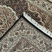 Load image into Gallery viewer, Indian Mahi [Wool + Sillk] - 4'0” X 6'2”
