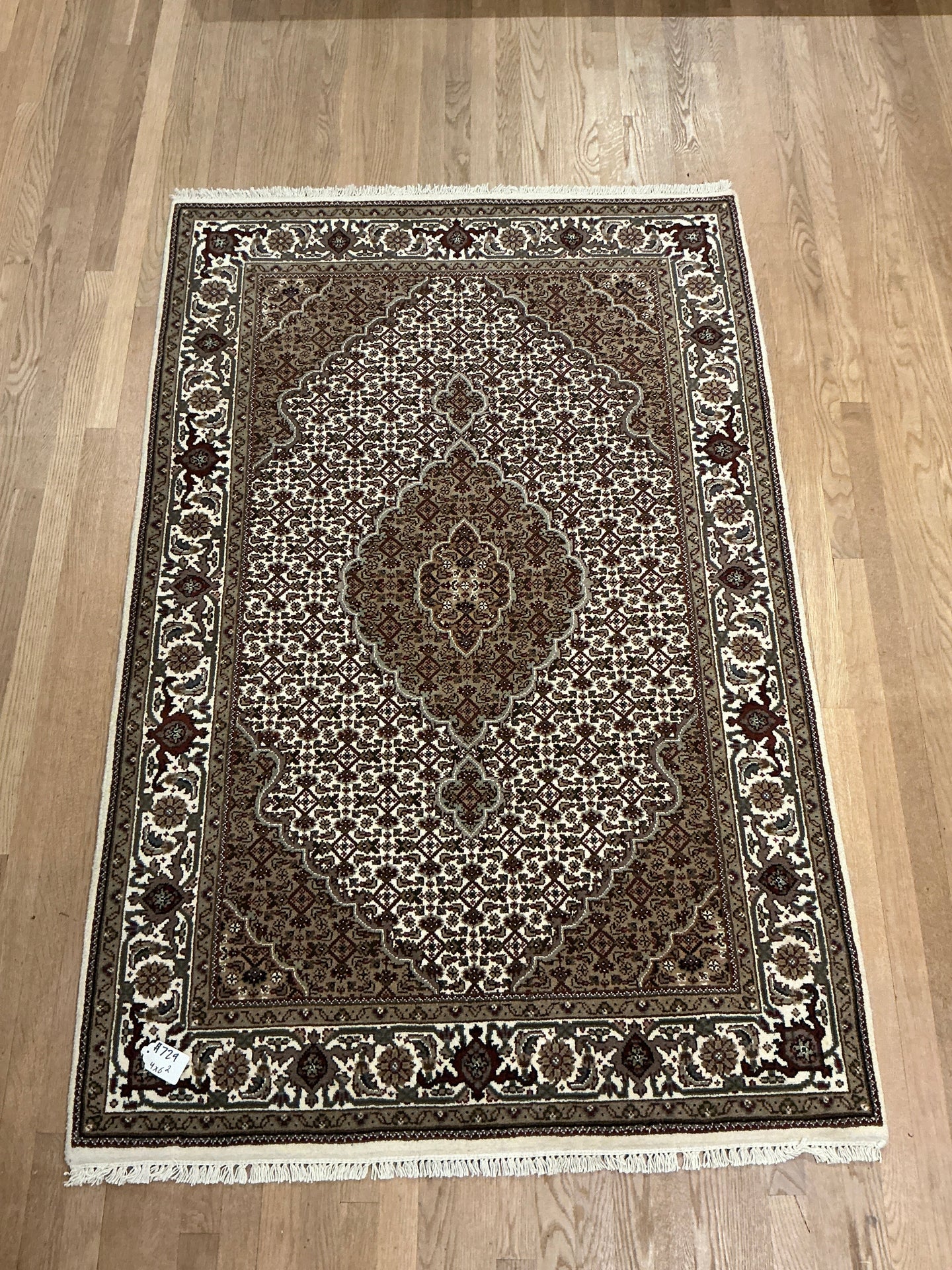 Indian Mahi [Wool + Sillk] - 4'0” X 6'2”