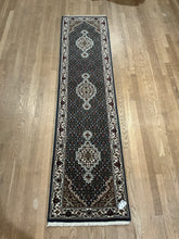 Load image into Gallery viewer, Indian Mahi [Wool + Sillk] - 1&#39;11” X 7&#39;11”

