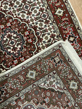 Load image into Gallery viewer, Indian Mahi [Wool + Sillk] - 2&#39;7” X 8&#39;1”
