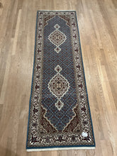 Load image into Gallery viewer, Indian Mahi [Wool + Sillk] - 2&#39;7” X 8&#39;3”
