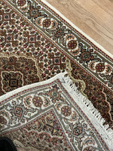 Load image into Gallery viewer, Indian Mahi [Wool + Sillk] - 2&#39;8” X 8&#39;5”
