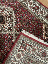 Load image into Gallery viewer, Indian Mahi [Wool + Sillk] - 2'6” X 7'10”
