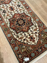 Load image into Gallery viewer, Indian Heriz - 2&#39;6” X 9&#39;7”
