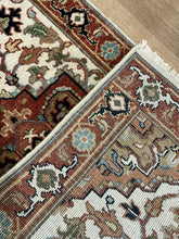 Load image into Gallery viewer, Indian Heriz - 2&#39;6” X 9&#39;7”
