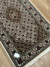 Load image into Gallery viewer, Indian Mahi [Wool + Sillk] - 2&#39;5” X 9&#39;10”
