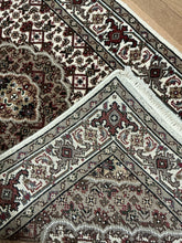 Load image into Gallery viewer, Indian Mahi [Wool + Sillk] - 2&#39;5” X 9&#39;10”
