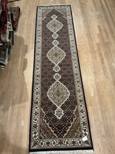 Load image into Gallery viewer, Indian Mahi [Wool + Sillk] - 2&#39;8” X 10&#39;0”
