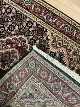 Load image into Gallery viewer, Indian Mahi [Wool + Sillk] - 2&#39;9” X 10&#39;0”
