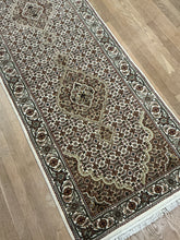 Load image into Gallery viewer, Indian Mahi [Wool + Sillk] - 2'9” X 10'1”
